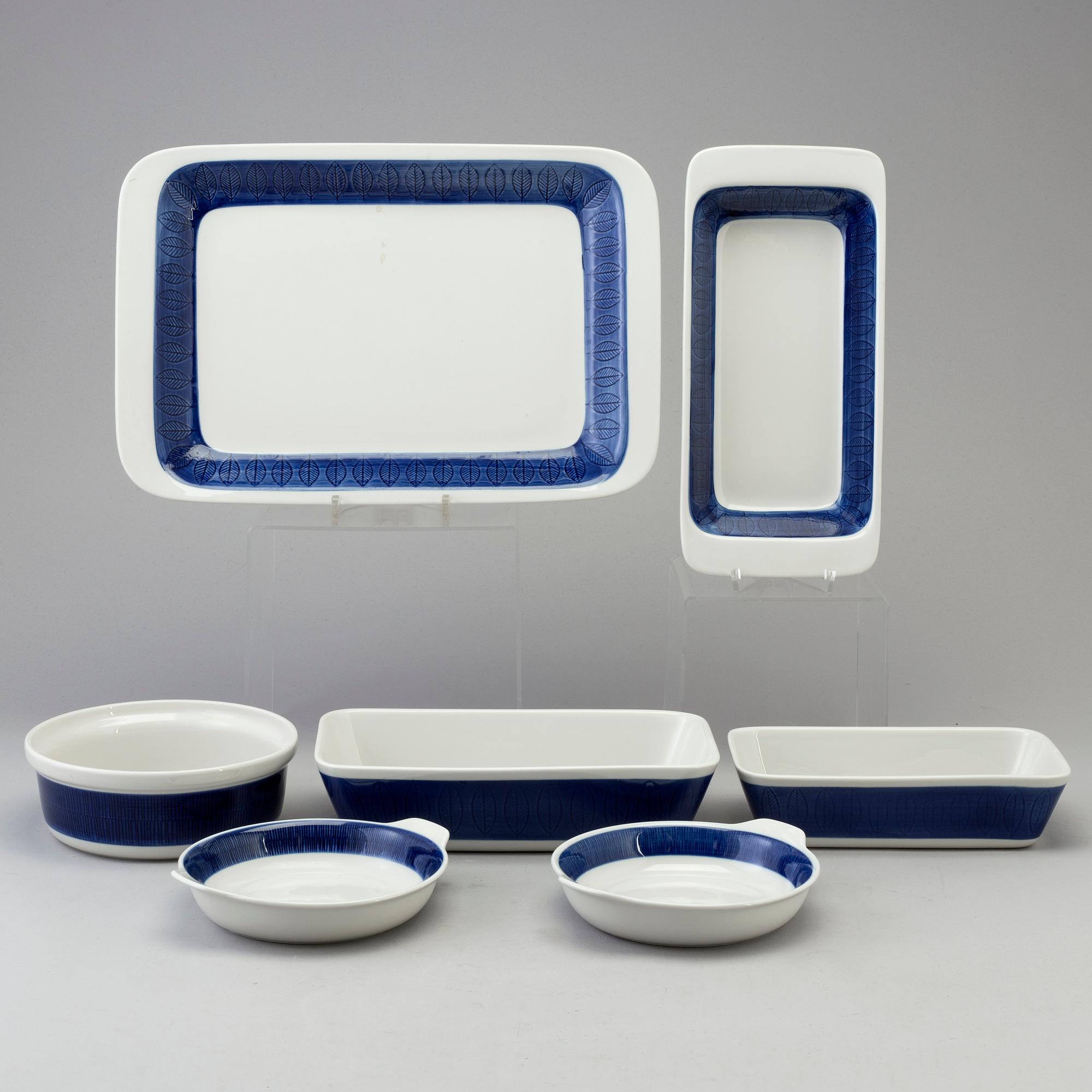 A 73 pcs 'Koka blå' porcelain dinner service by Hertha Begtsson, Rörstrand, in production 1956-1988.