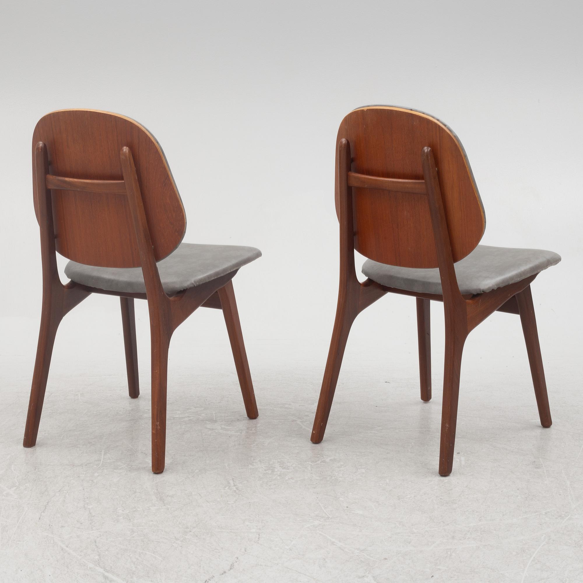 Arne Hovmand-Olsen,  a set of six model 75 chairs, Mogens Kold Møbelfabrik, Denmark 1960s.