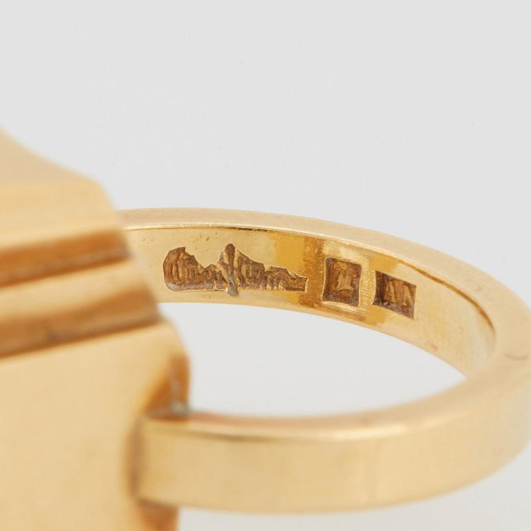 Wiwen Nilsson, an 18K gold ring with faceted rock crystal, Lund, Sweden 1974.