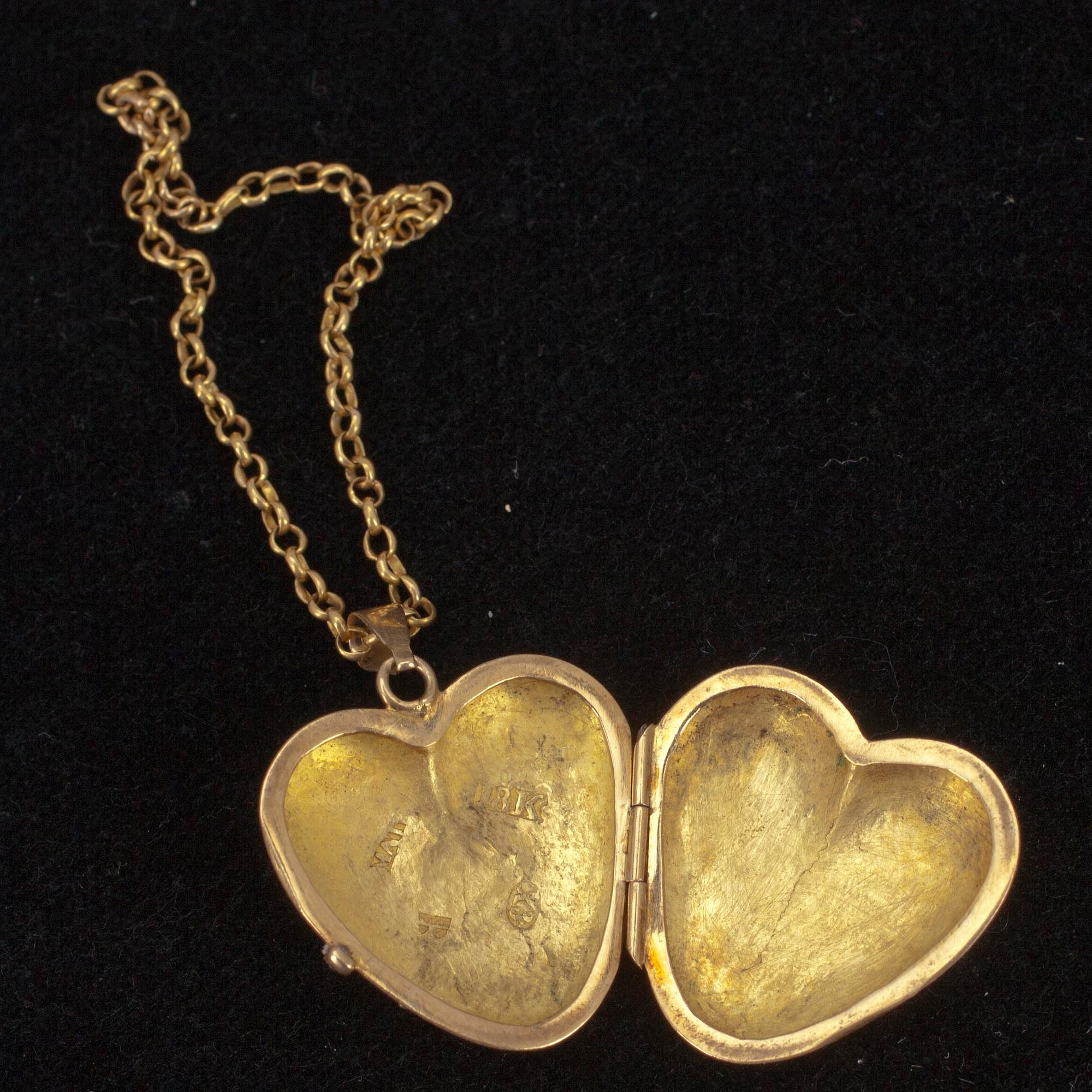 MEDALJONG, guld 18K, 1800-tal. Vikt ca 3,7 g.