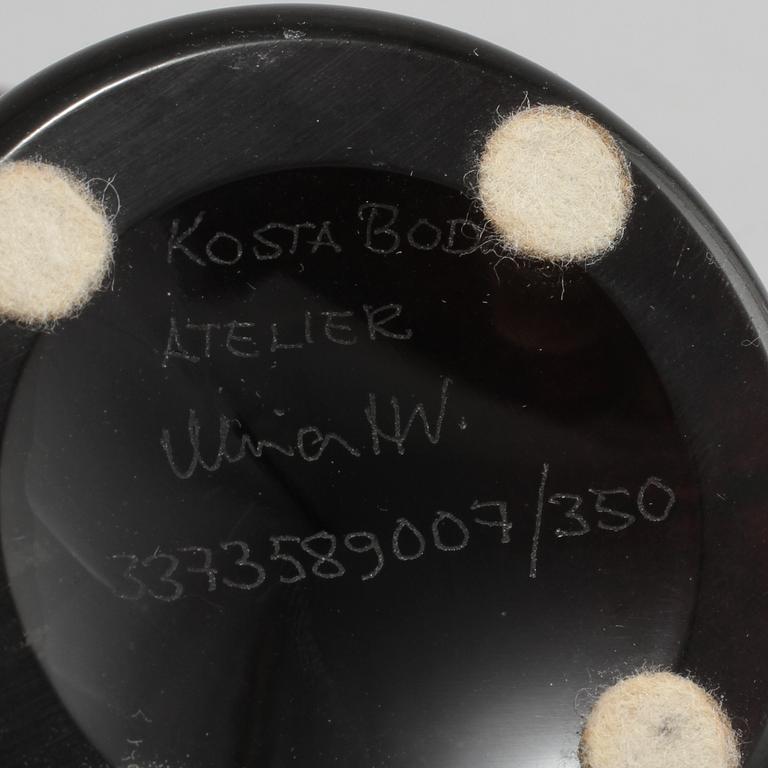 SKÅL, glas, Ulrica Hydman-Vallien, Kosta Boda Atelier, signerad, sent 1900-tal.