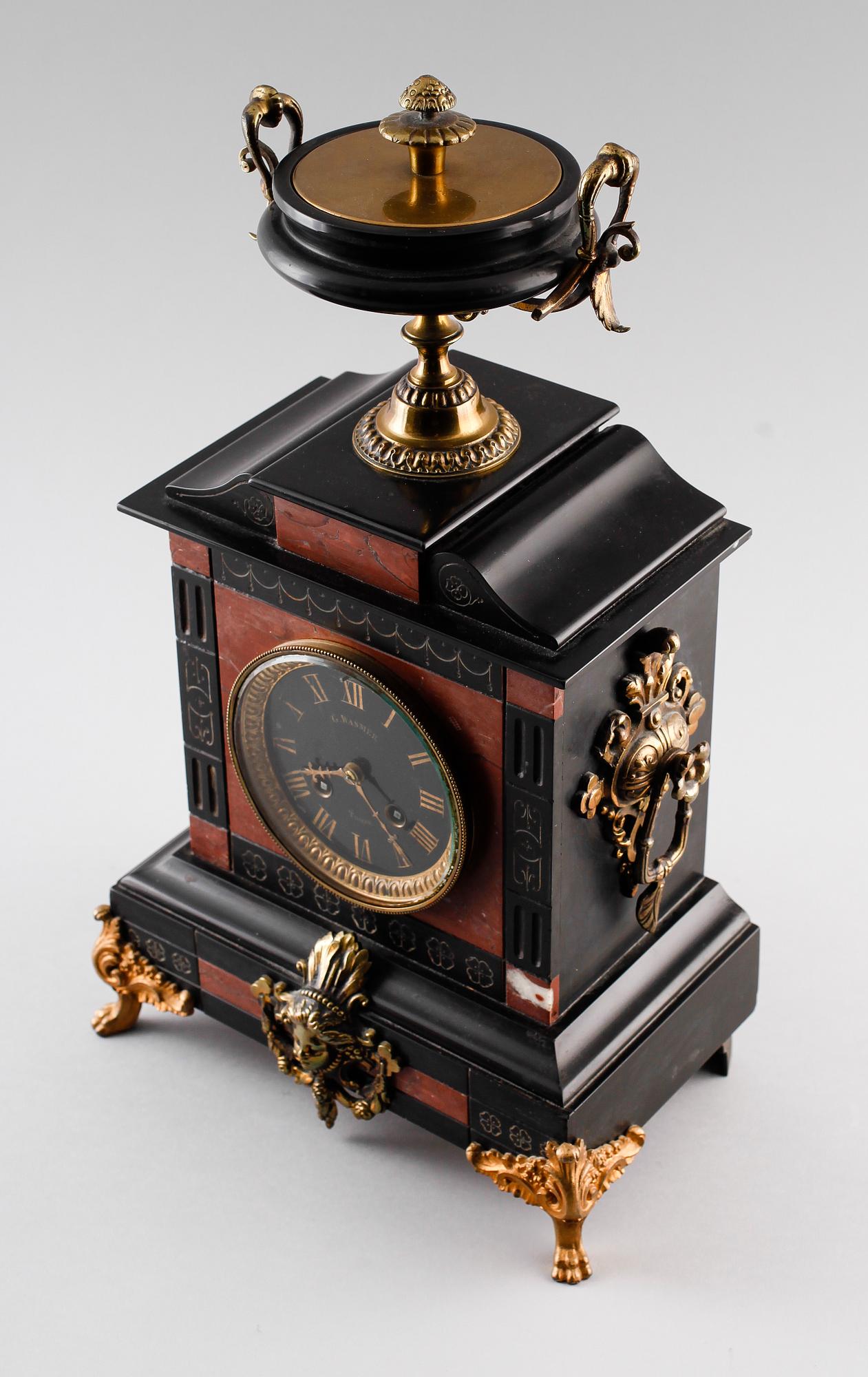 BORDSPENDYL, Frankrike, 1800-talets andra hälft.