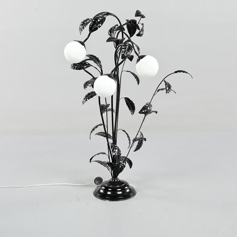 GOLVLAMPA, 1900-talets andra hälft.
