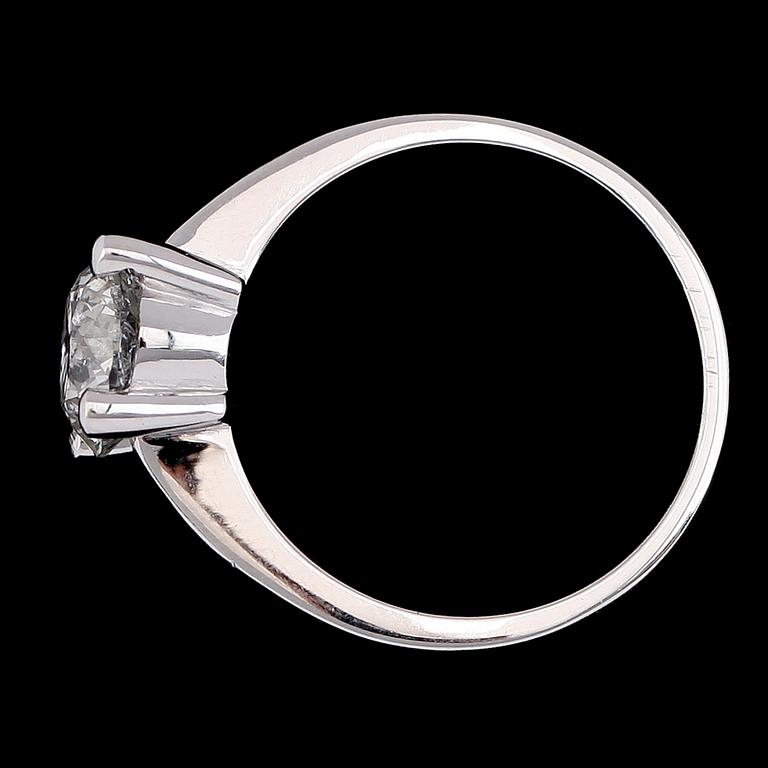 RING, 18K vitguld, solitär briljantslipad diamant ca 2.01 ct.