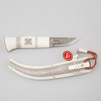 A knife by Jonas Sandström, signed and dated 2005.