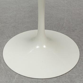 EERO SAARINEN,  Tulip table, Knoll.