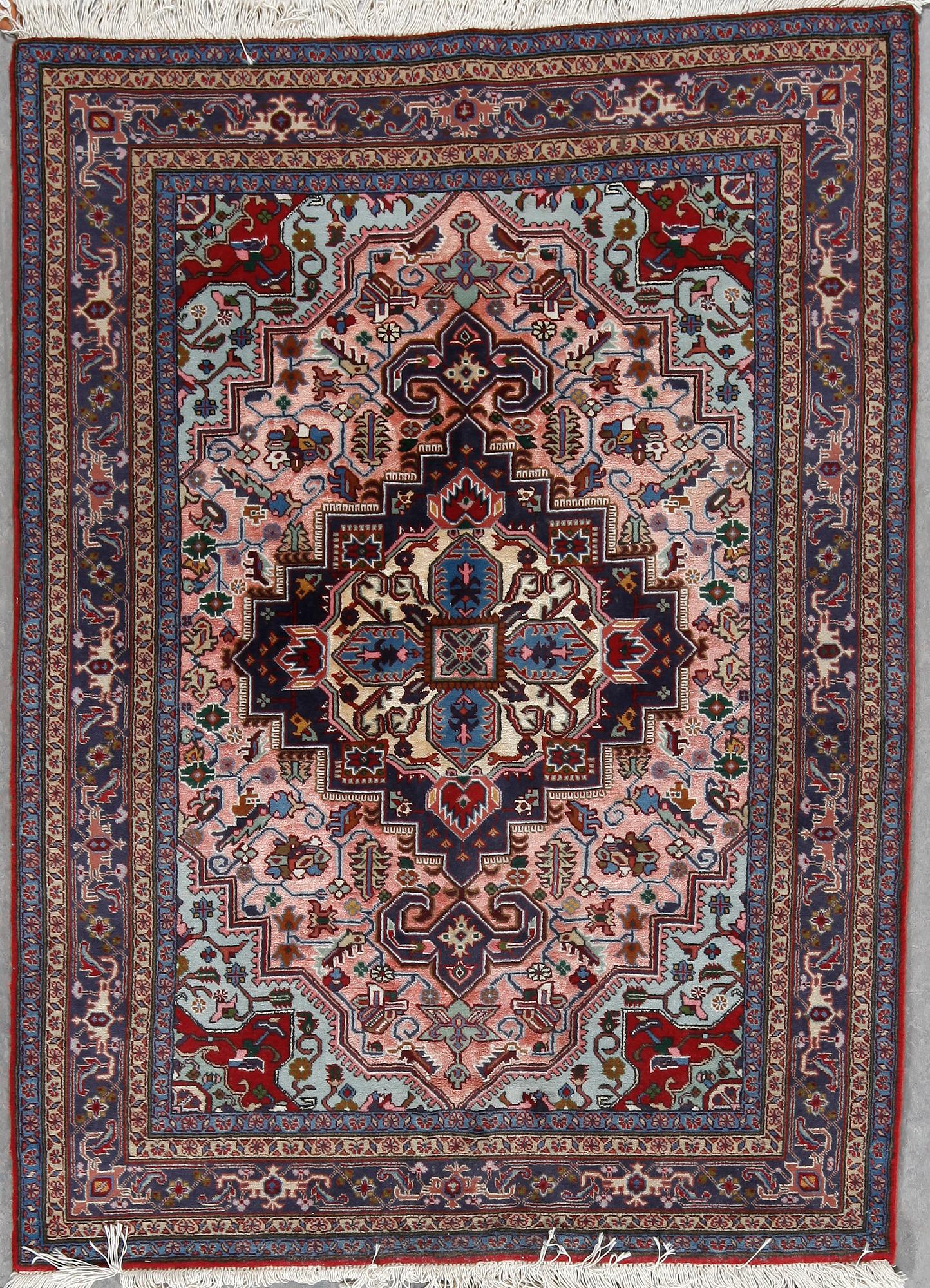 MATTA, Möjligen Ardabil, ca 189x137 cm.