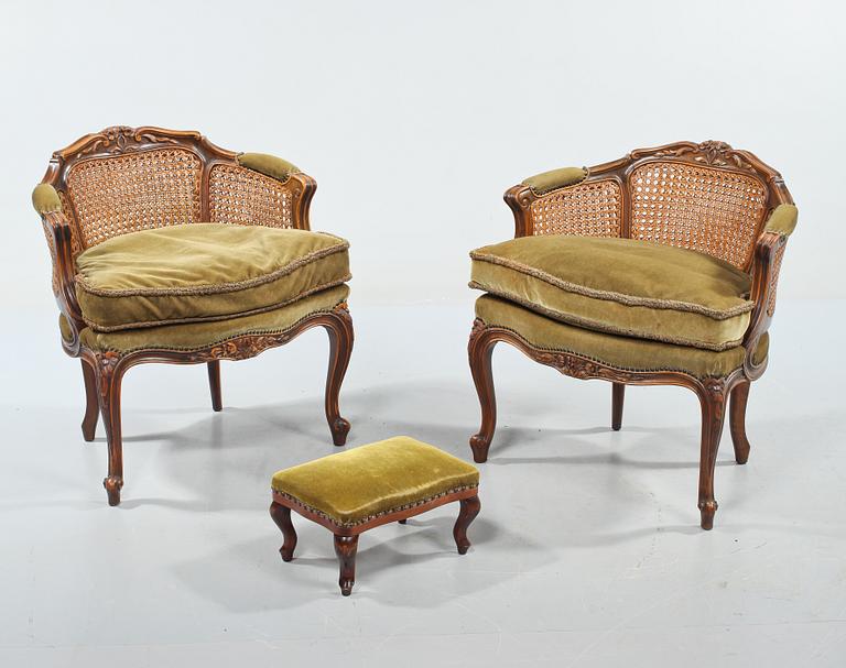 BERGÈRER, ett par, samt FOTPALL, omkring 1900-talets mitt.