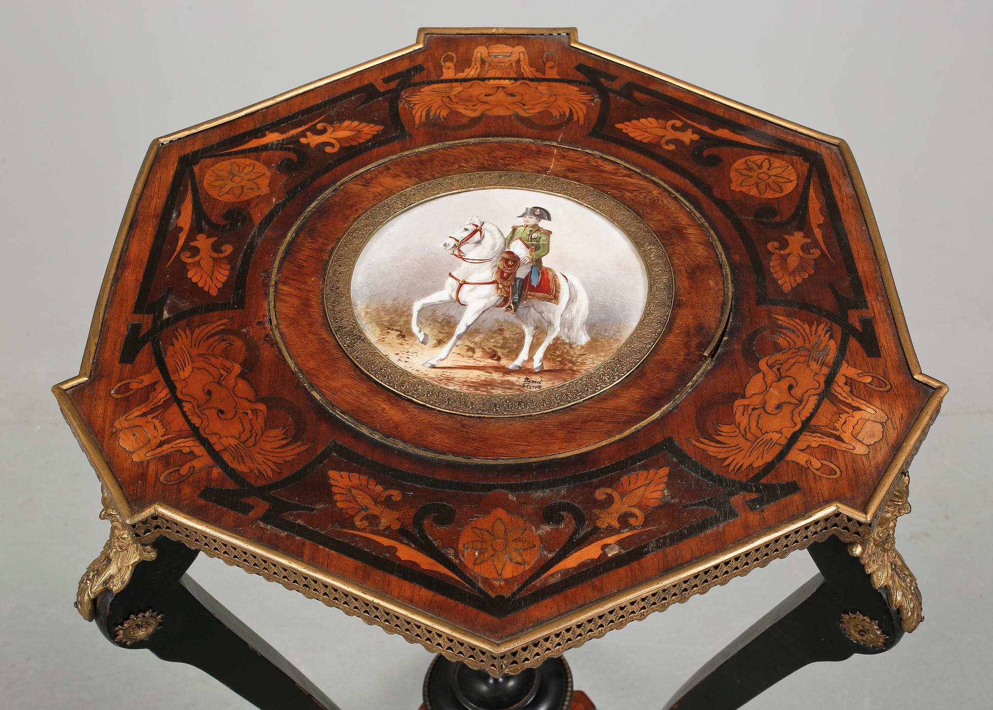 BORD, Ny-Louis seize, Frankrike, 1800-talets andra hälft.