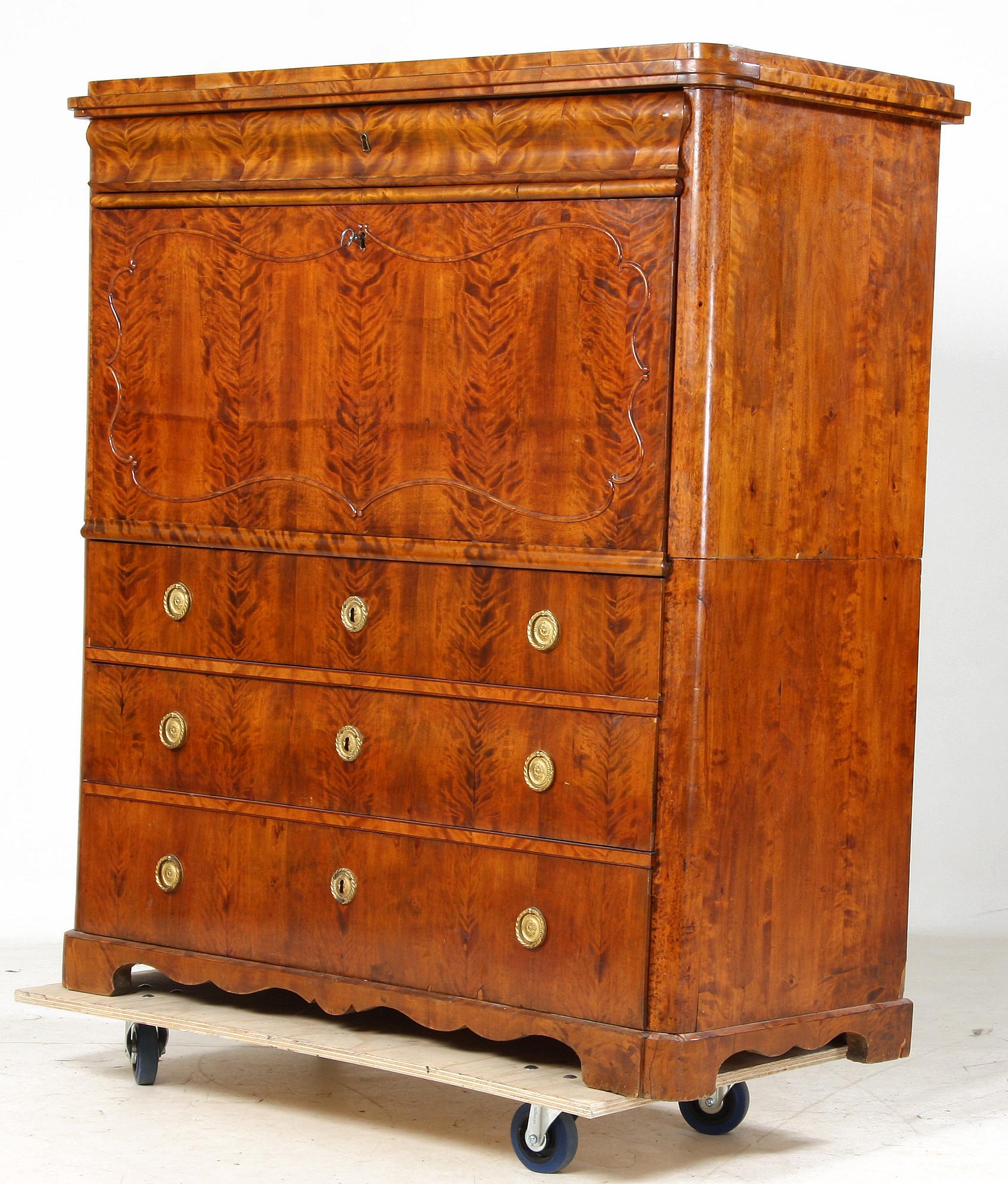 CHIFFONJE, senempire, omkring 1800-talets mitt.