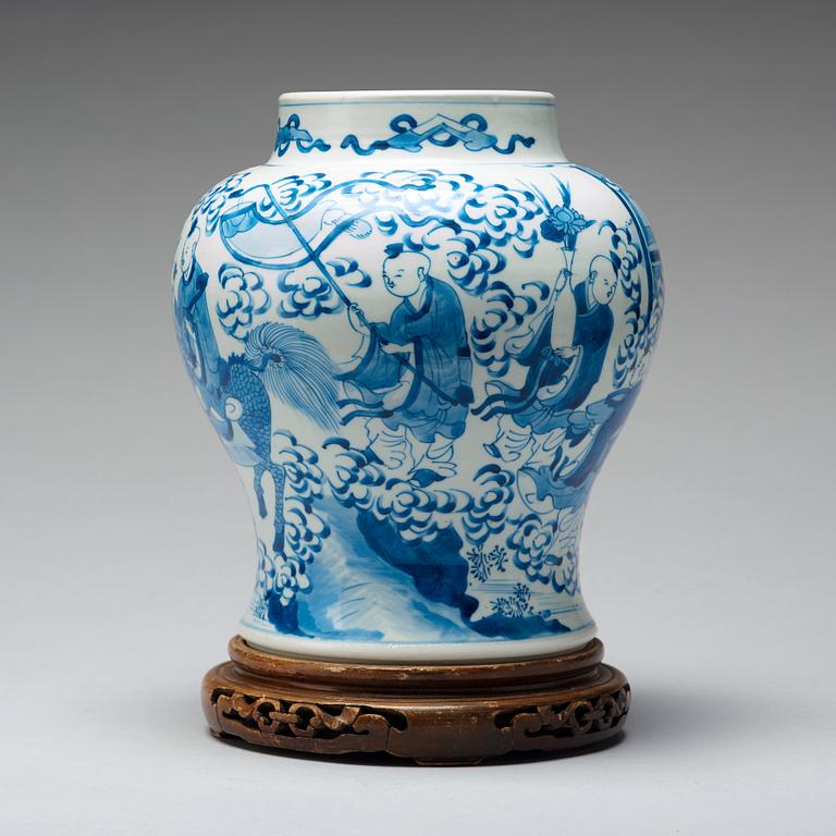 A blue and white jar, Qing dynasty, Kangxi (1662-1722).
