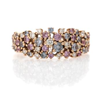 Ring, 18K rose gold with pink and blue sapphires and brilliant-cut diamonds.
