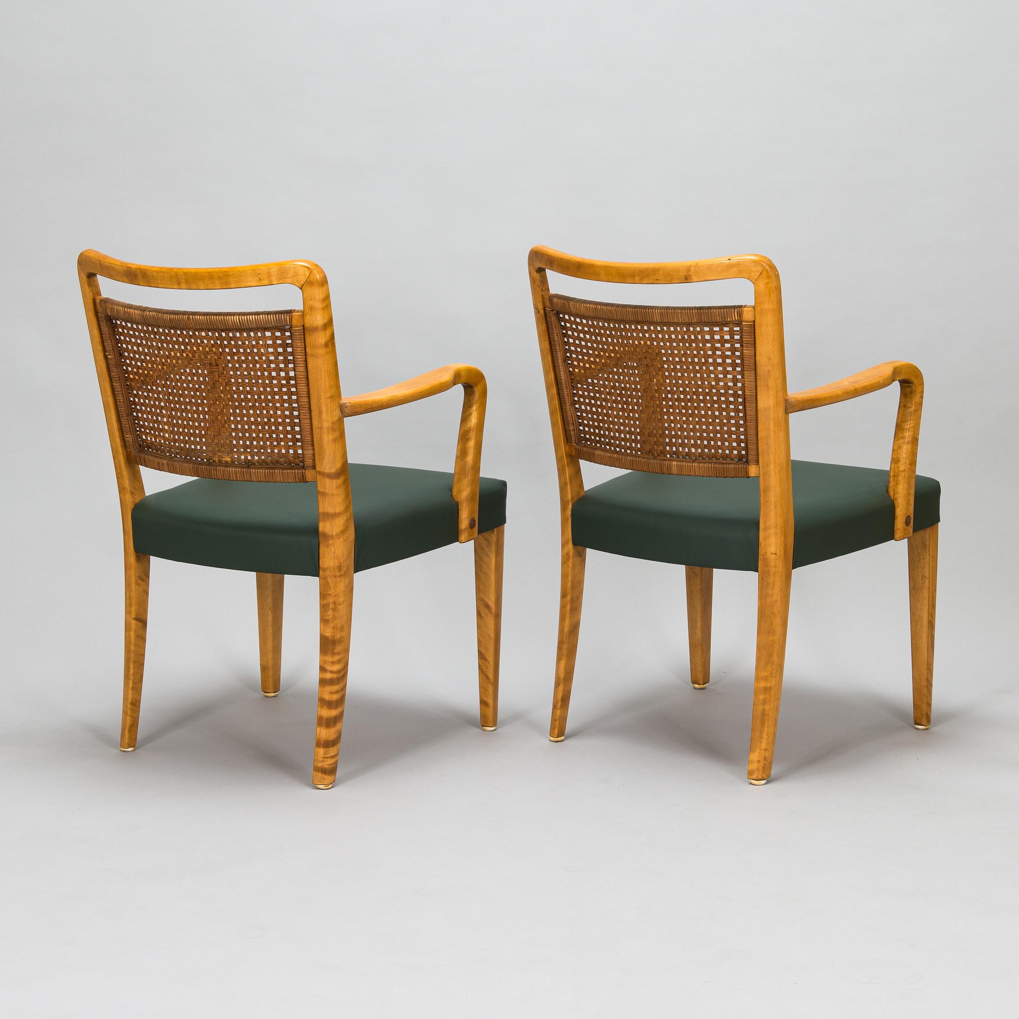 Werner West, karmstolar, ett par, "Motti", Kervo snickerifabrik.