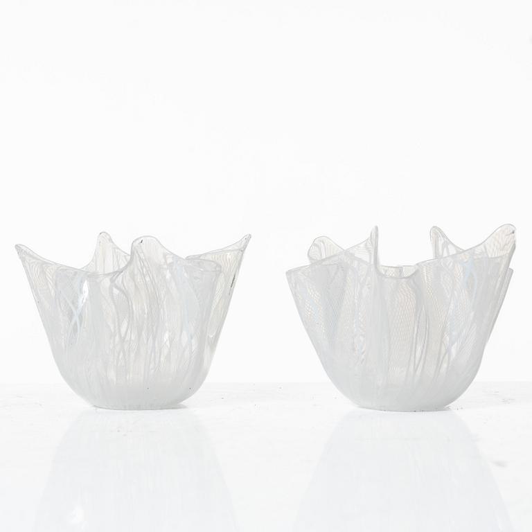 Venini, Fulvio Bianconi & Paolo Venini, skålar, ett par, "Fazzoletto", Murano, Italien, 1900-talets mitt.