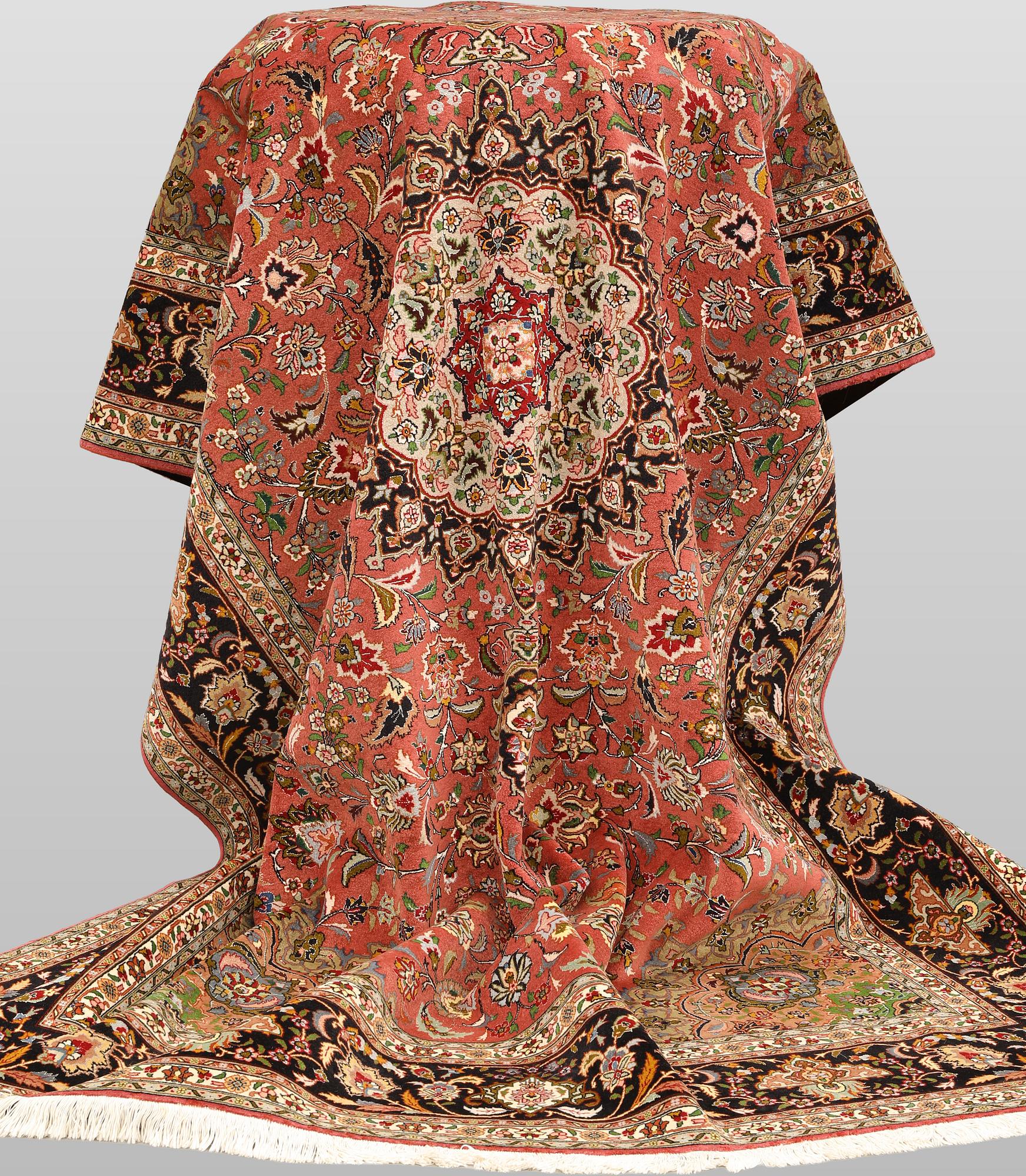 Matta, Täbriz, part silk, 292 x 202 cm.