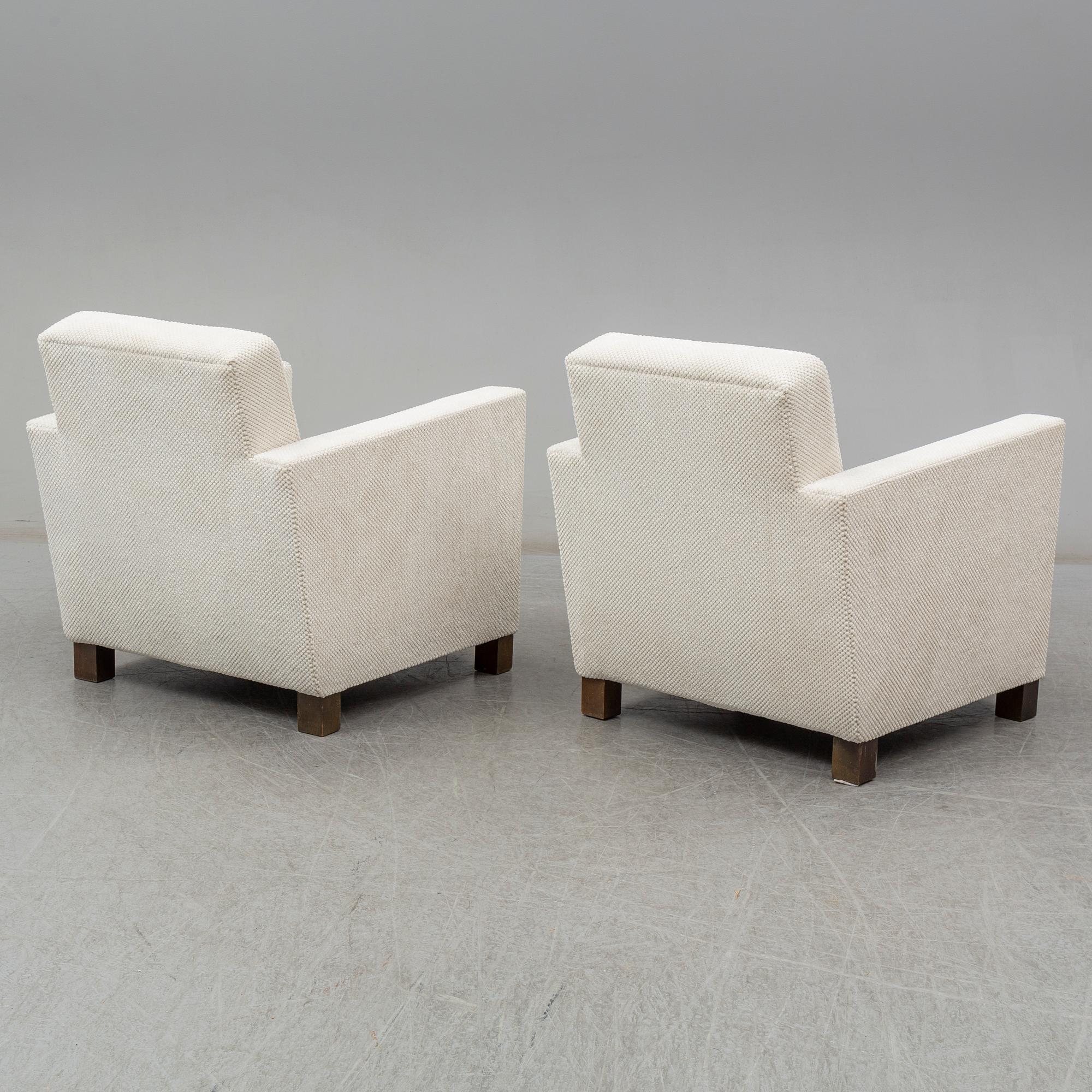 BJÖRN TRÄGÅRDH, a pair of easy chairs, model 184 for Svenskt Tenn, 1930's.