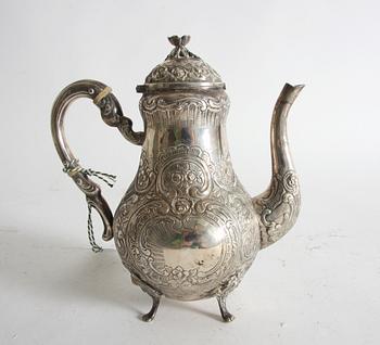 CHOKLADKANNA och SKÅL, silver, rokokostil, importstämplad.