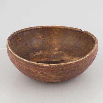 A turned bowl, Sweden, first part 19th century.