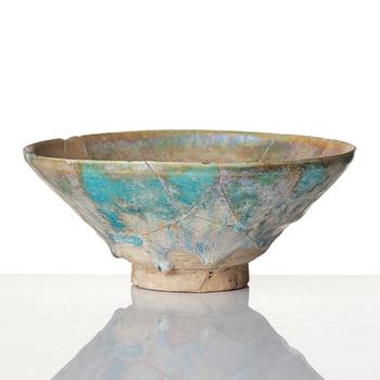 A Kashan lustre pottery Bowl, Persia, 13-14th century.