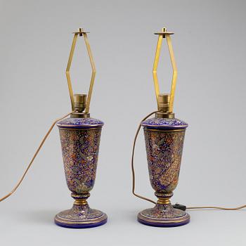 BORDSLAMPOR, ett par, glas, 1800-tal.