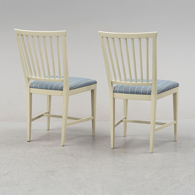 Carl Malmsten, a 'Herrgården' dining table and a set of four 'Vardags' chairs, second half of the 20th Century.