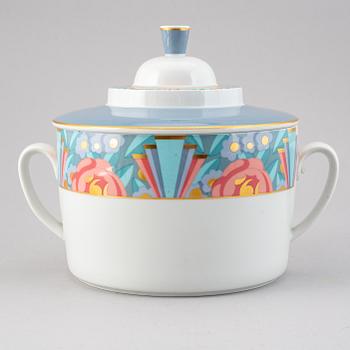 HEIKKI ORVOLA, an "Amoroso" porcelain tureen with cover, Rörstrand, Sweden.