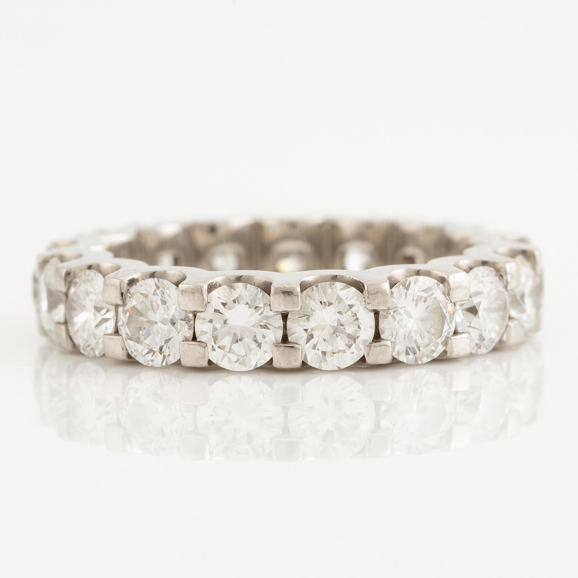 Ring platina helallians med briljantslipade diamanter, Stephen Foster,