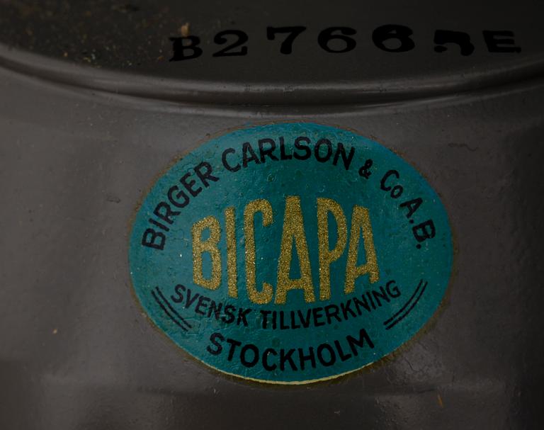 GASMASKER, 2 st, Bicapa, Birger Carlsson & Co AB, Stockholm, märkta 1939.