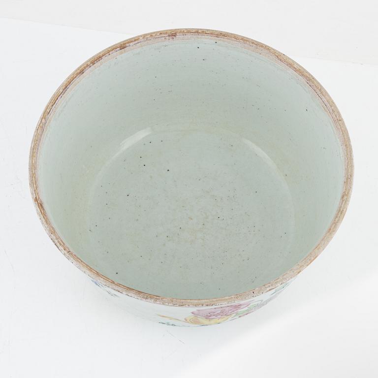 A Famille Rose porcelain punch bowl, China, Qianlong (1736-95).