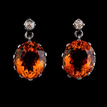 ÖRHÄNGEN, 1 par, 14K svartrodierat guld, citriner, rosenslipade diamanter. Vikt ca 6 g.