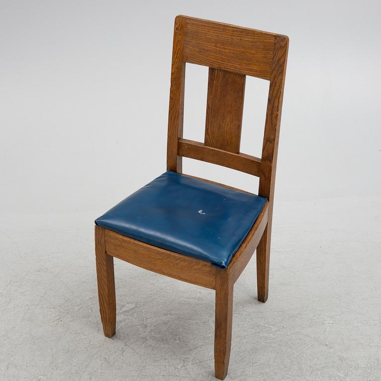 Carl Westman, attributed, a pair of oak chairs, from around the year 1915.