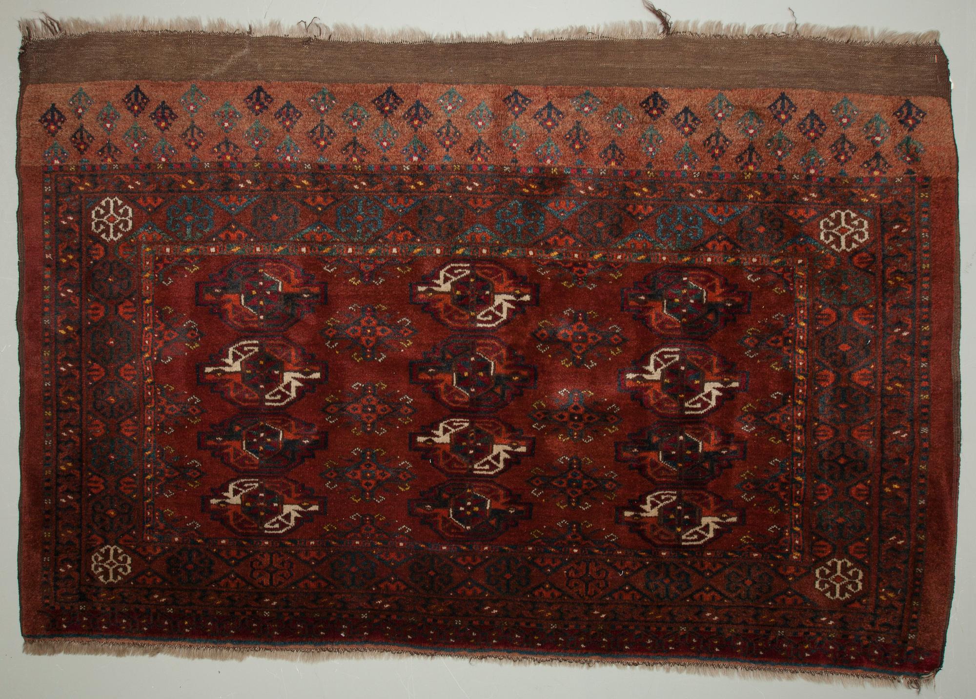 MATTO, Turkmen Chuval, semiantiikki. Noin 110x166 cm.