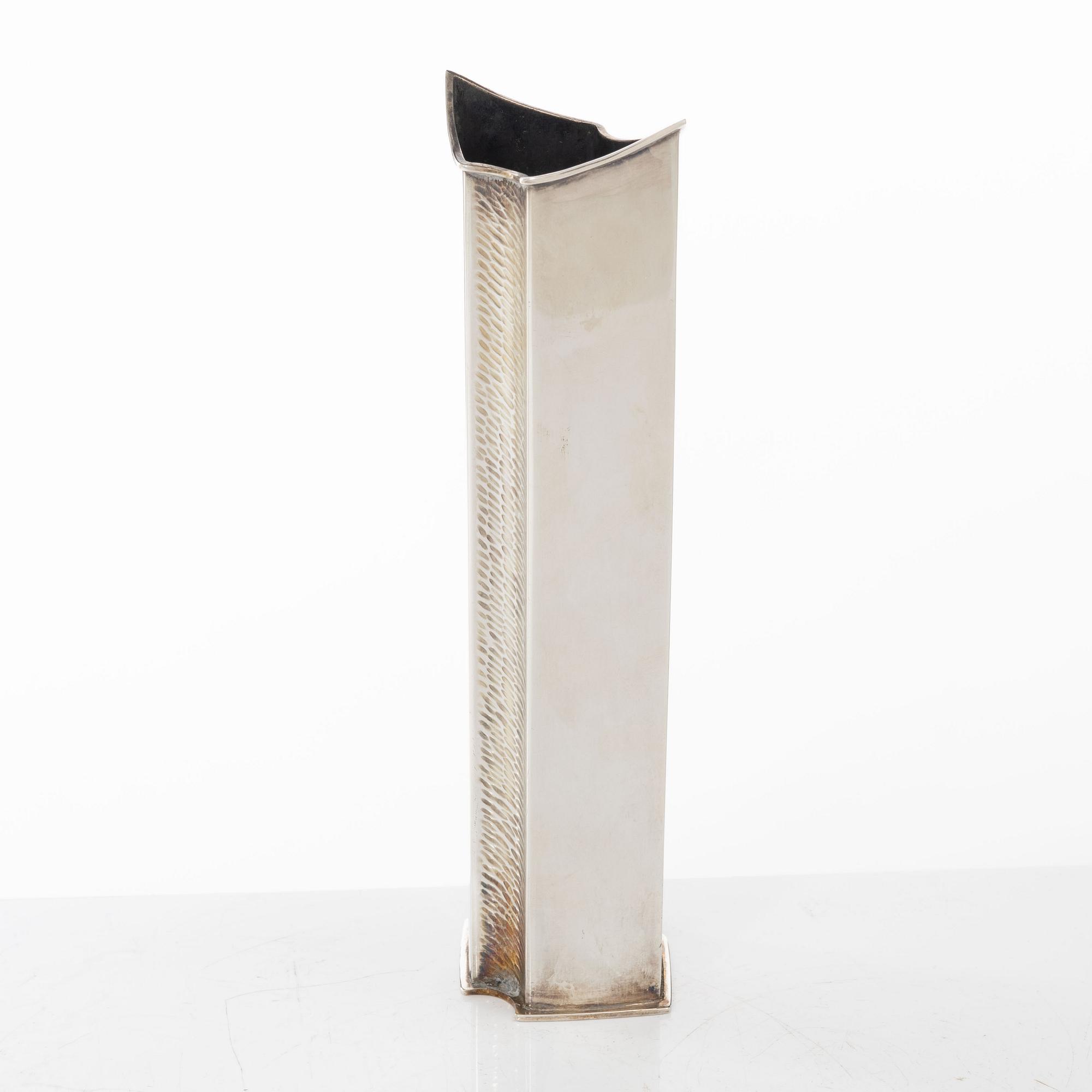 Kaj Blomqvist, vase, silver, Kultakeskus, Hämeenlinna 1968.