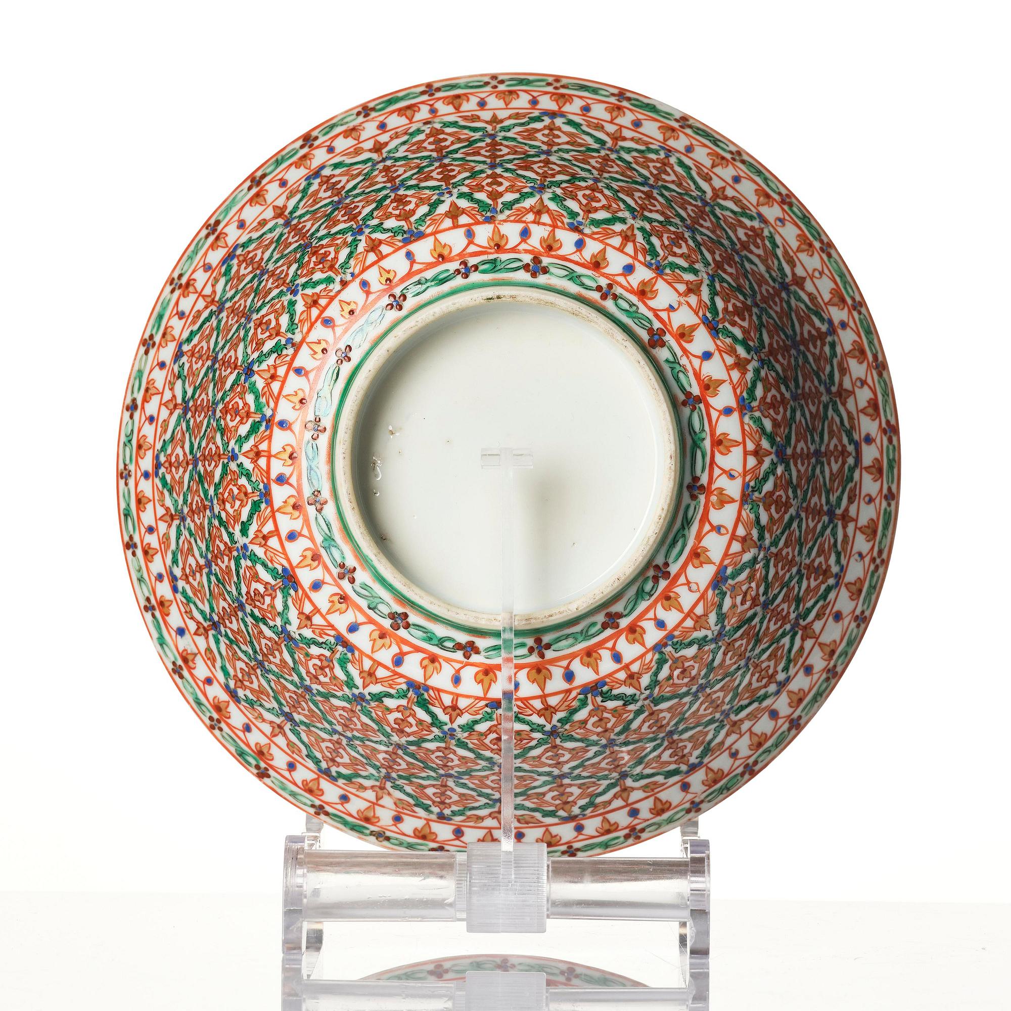 An enamelled Benjarong bowl, 19th century.