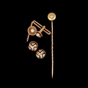 KNAPPAR och FRACKKNAPPAR samt KRAVATTNÅL, 2 par + 1, 18k guld en diamant ca0,08ct, bla K. Andersson.1900-tal. Vikt ca4g.