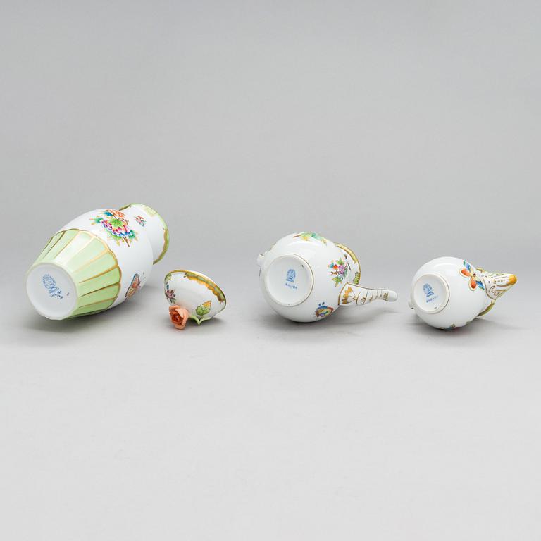 A Herend Queen Victoria VBO porcelain coffee set and two trinket boxes, totally 19 pieces, Hungary.