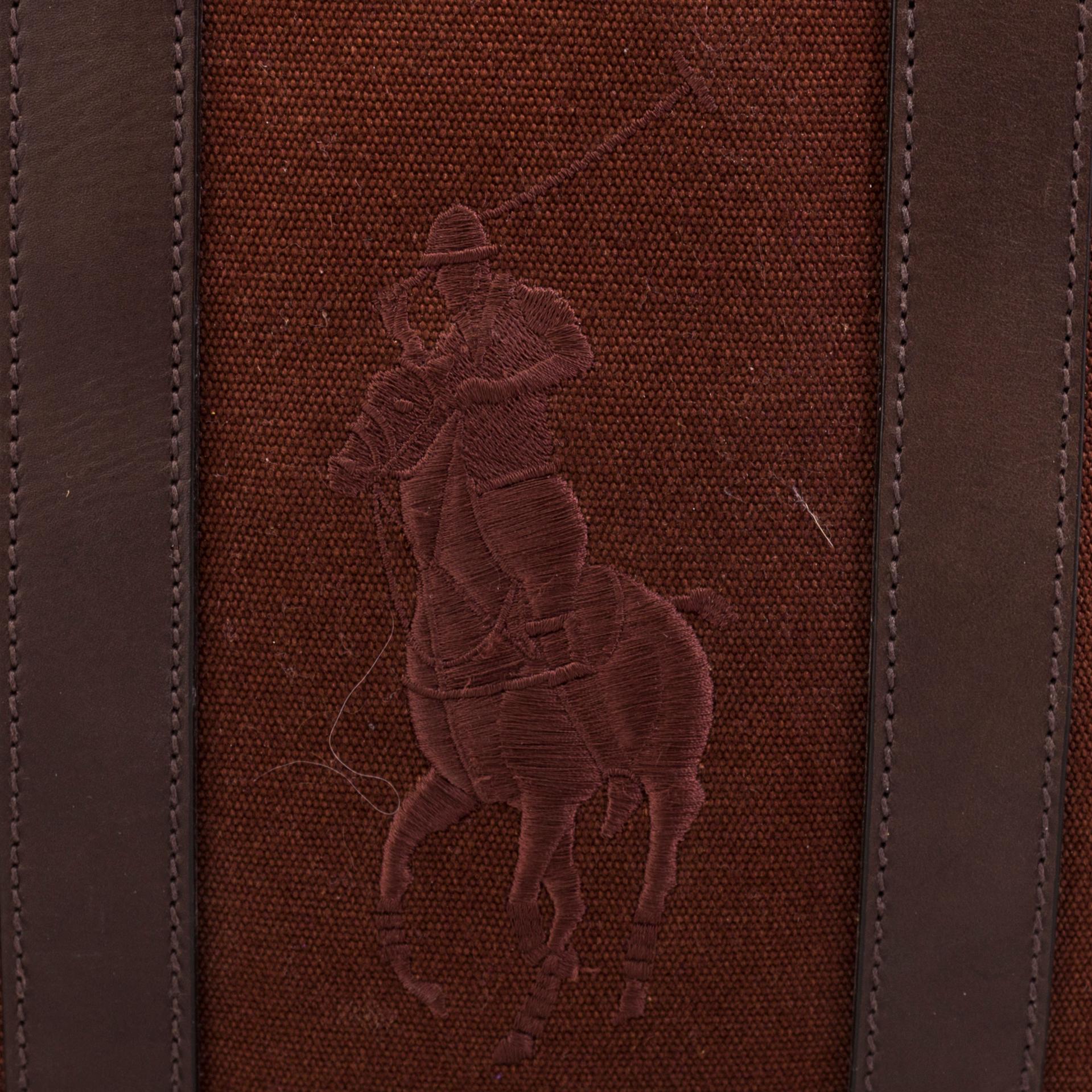 A totebag by Ralph Lauren.