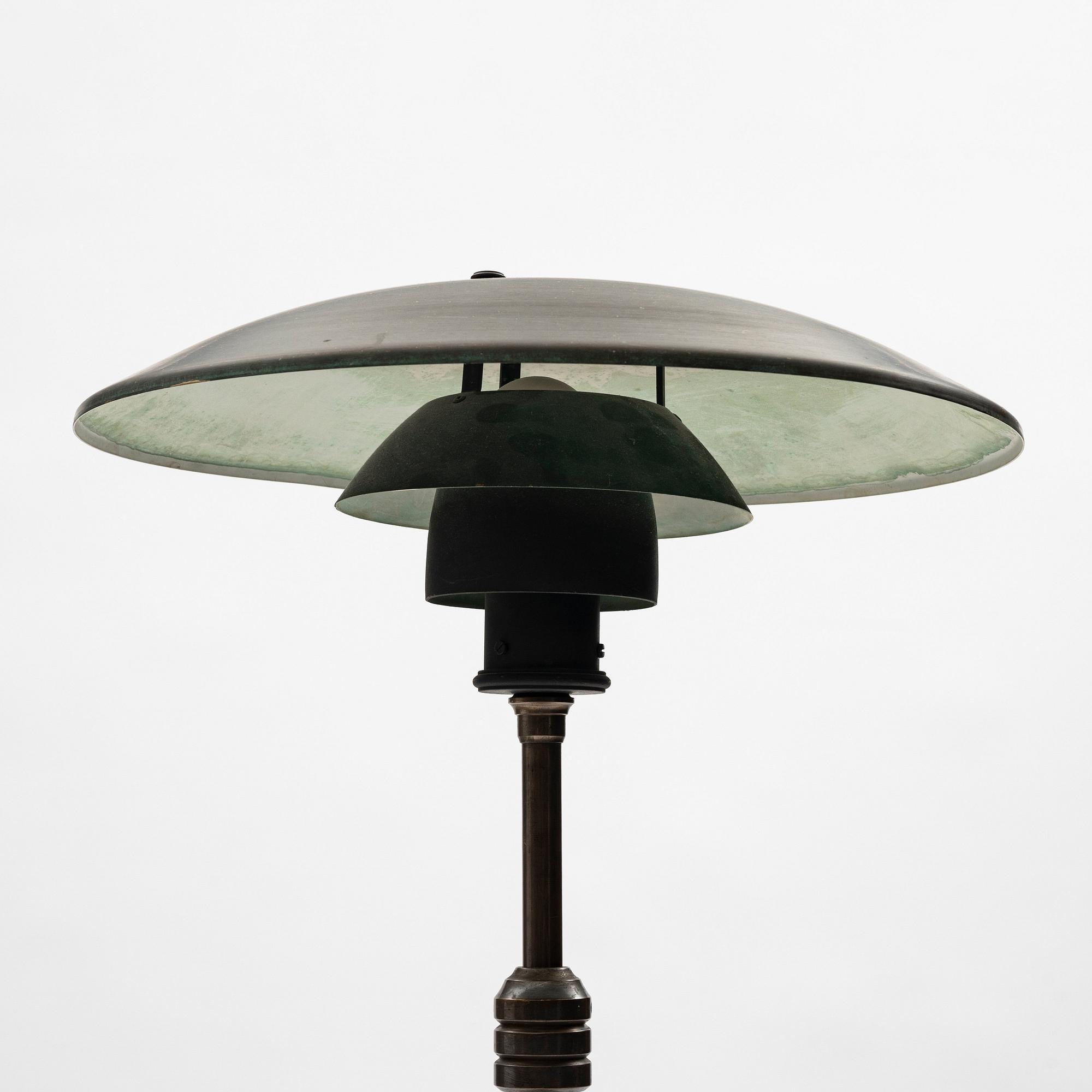 Poul Henningsen, golvlampa, "PH-80", Louis Poulsen, Danmark, 1900-talets mitt.