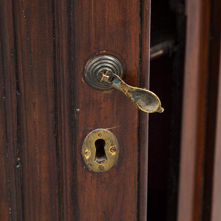 HÖRNSKÅP, 1800-tal.