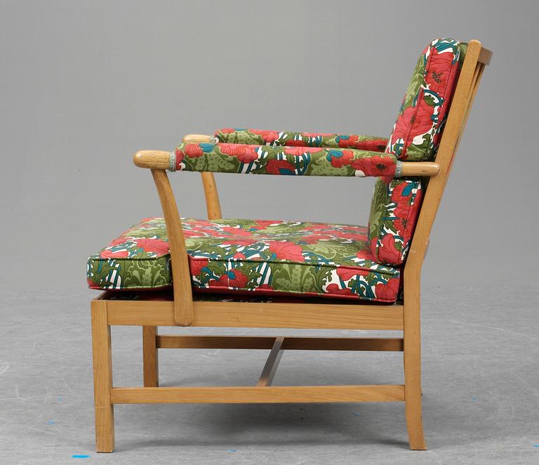 A Josef Frank easy chair, model 667, Firma Svenskt Tenn.