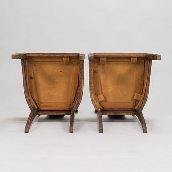 Eliel Saarinen, pöytä ja tuoleja, 4 kpl, Huonekaluliike Mikko Nupponen 1900-luvun alku.