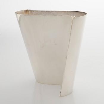 Pekka Piekäinen, vas, sterlingsilver, "Finlandia", Platinoro, Åbo.