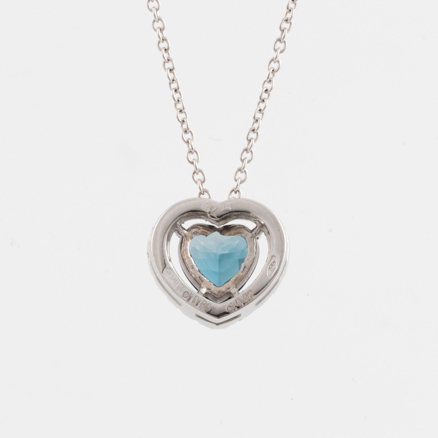 Collier hjärta med blå topas och briljantslipade diamanter.