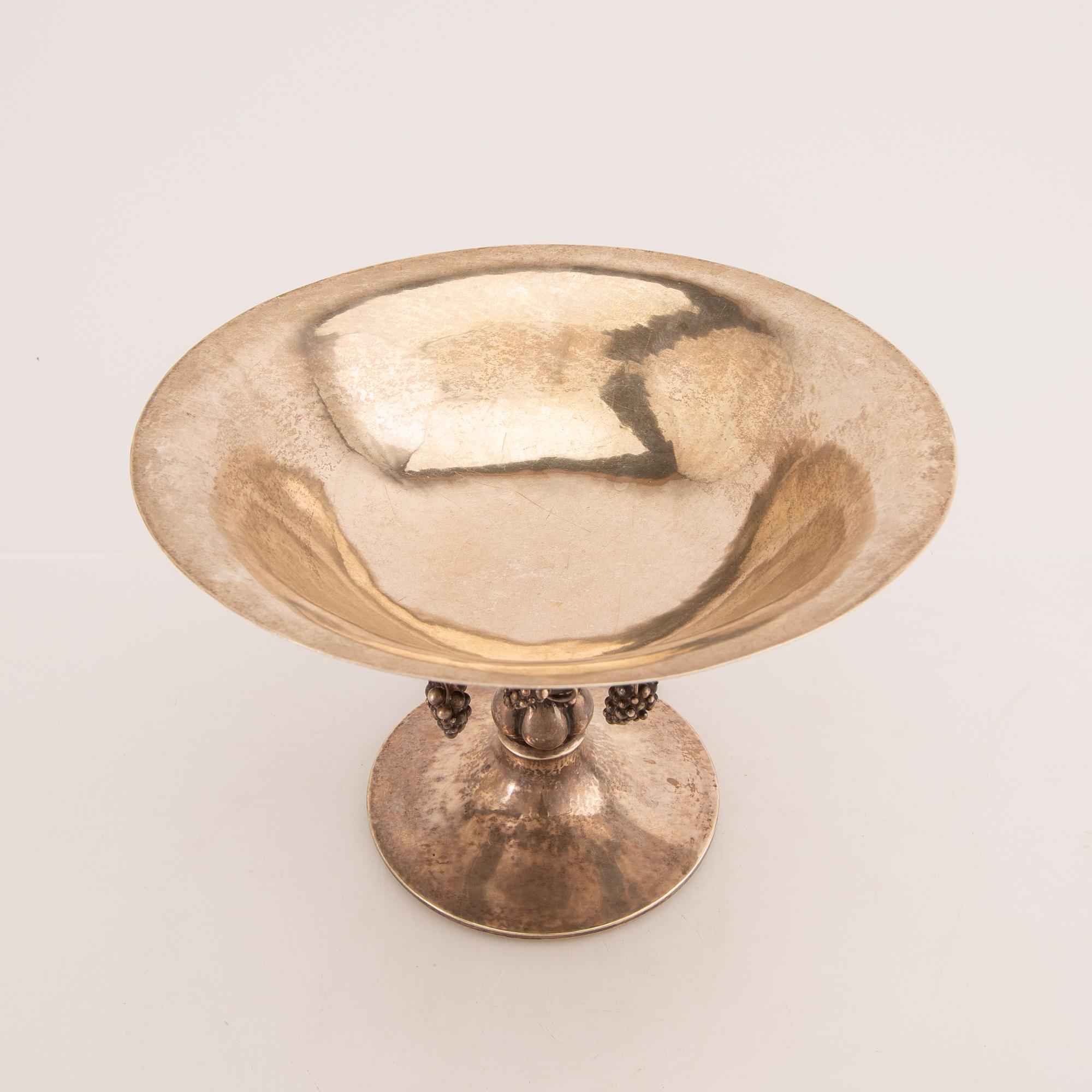 Johan Rohde, skål på fot, sterling silver Firma Georg Jensen, Köpenhamn modell nr 264.