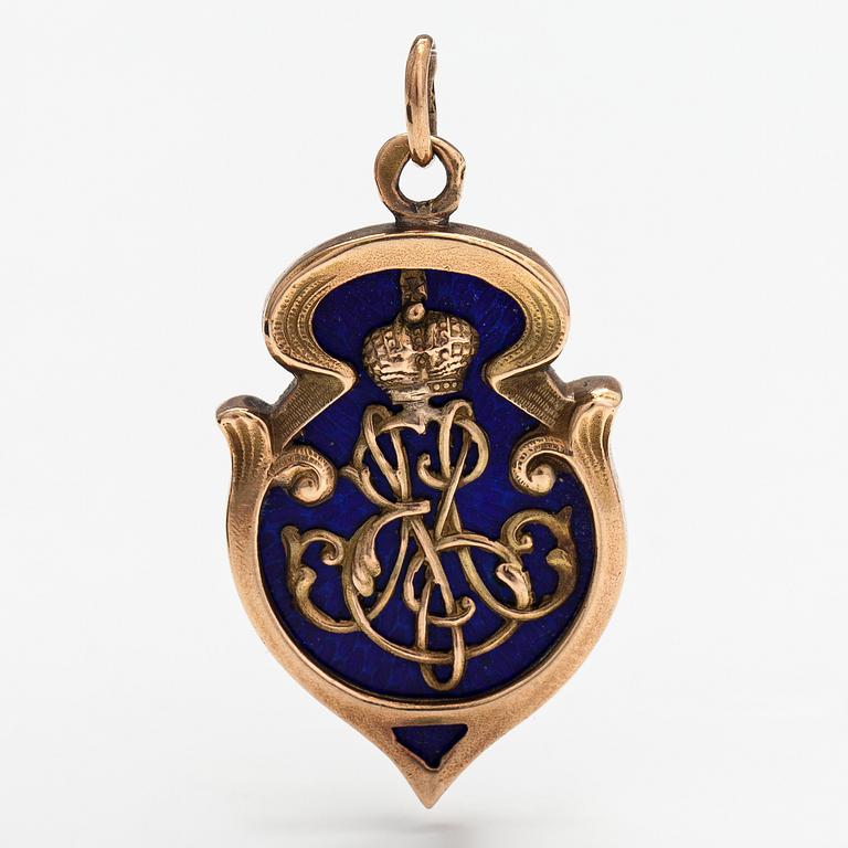 A 14K gold and enamel jetton. Control marked Anton Vasilijevitch Rihter, Astrakhan 1899-1916.