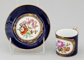 KOPP med FAT, porslin. Meissen, Marcolinis period (1774-1814).