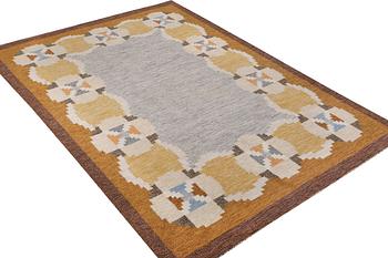Ingegerd Silow, a flat weave carpet, signed IS, a. 286 x 197 cm.