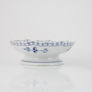 Royal Copenhagen, dinner service, 7 pieces, porcelain, "Musselmalet", half-lace/full-lace.