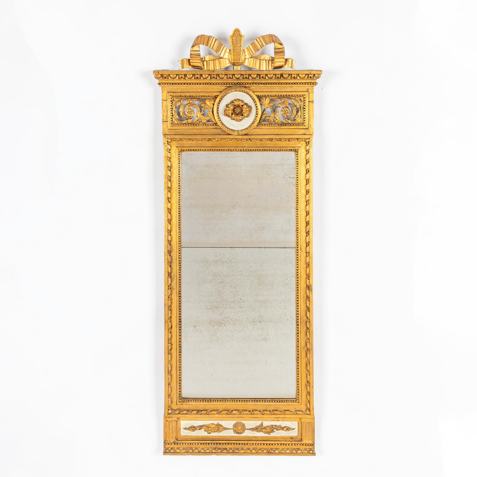Spegel, sengustaviansk, omkring 1800.