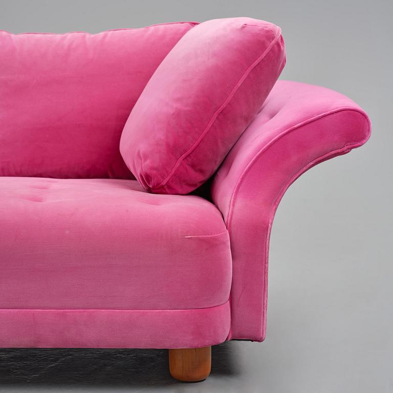 Josef Frank, a "Liljevalchs" sofa, Firma Svenskt Tenn, 2013.